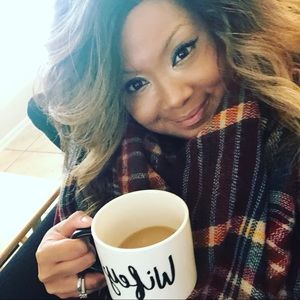 Meet your Posher, Mrs. victoria peyton-